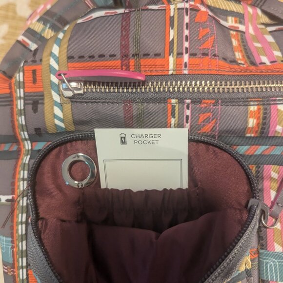 Vera Bradley NWOT Nylon Backpack - City Twill pattern? - Picture 6 of 11